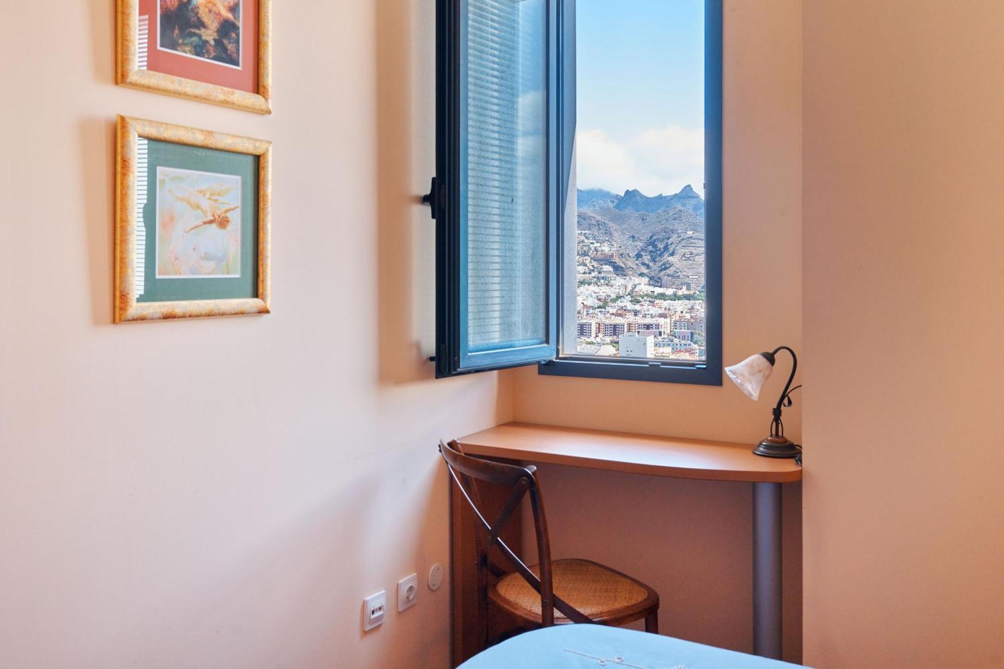 Eden Rentals Altavista Suites Apto Torre 1 サンタクルスデテネリフェ エクステリア 写真