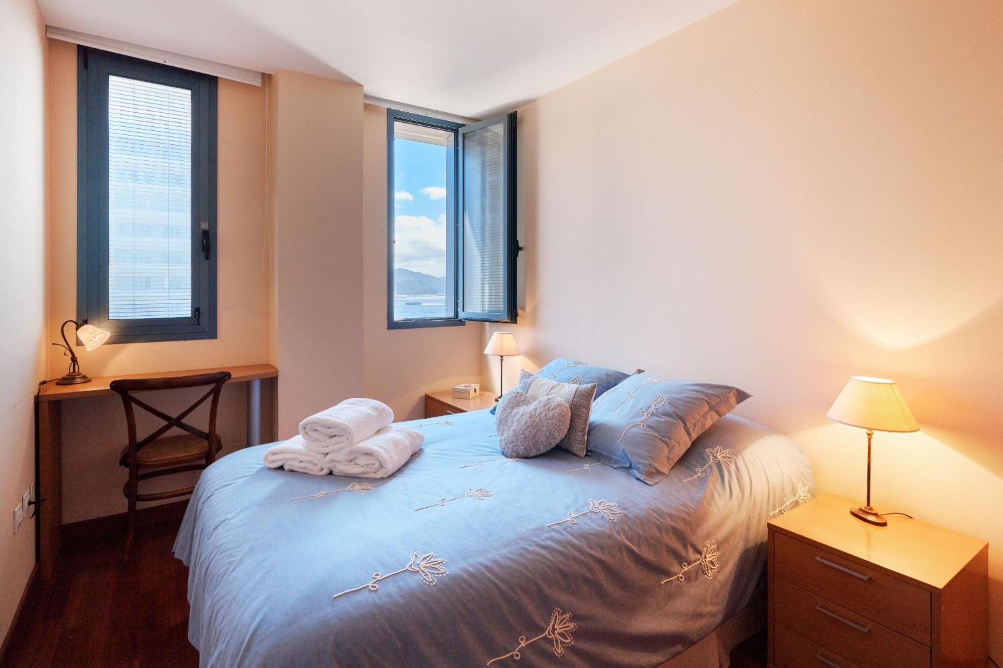 Eden Rentals Altavista Suites Apto Torre 1 サンタクルスデテネリフェ エクステリア 写真