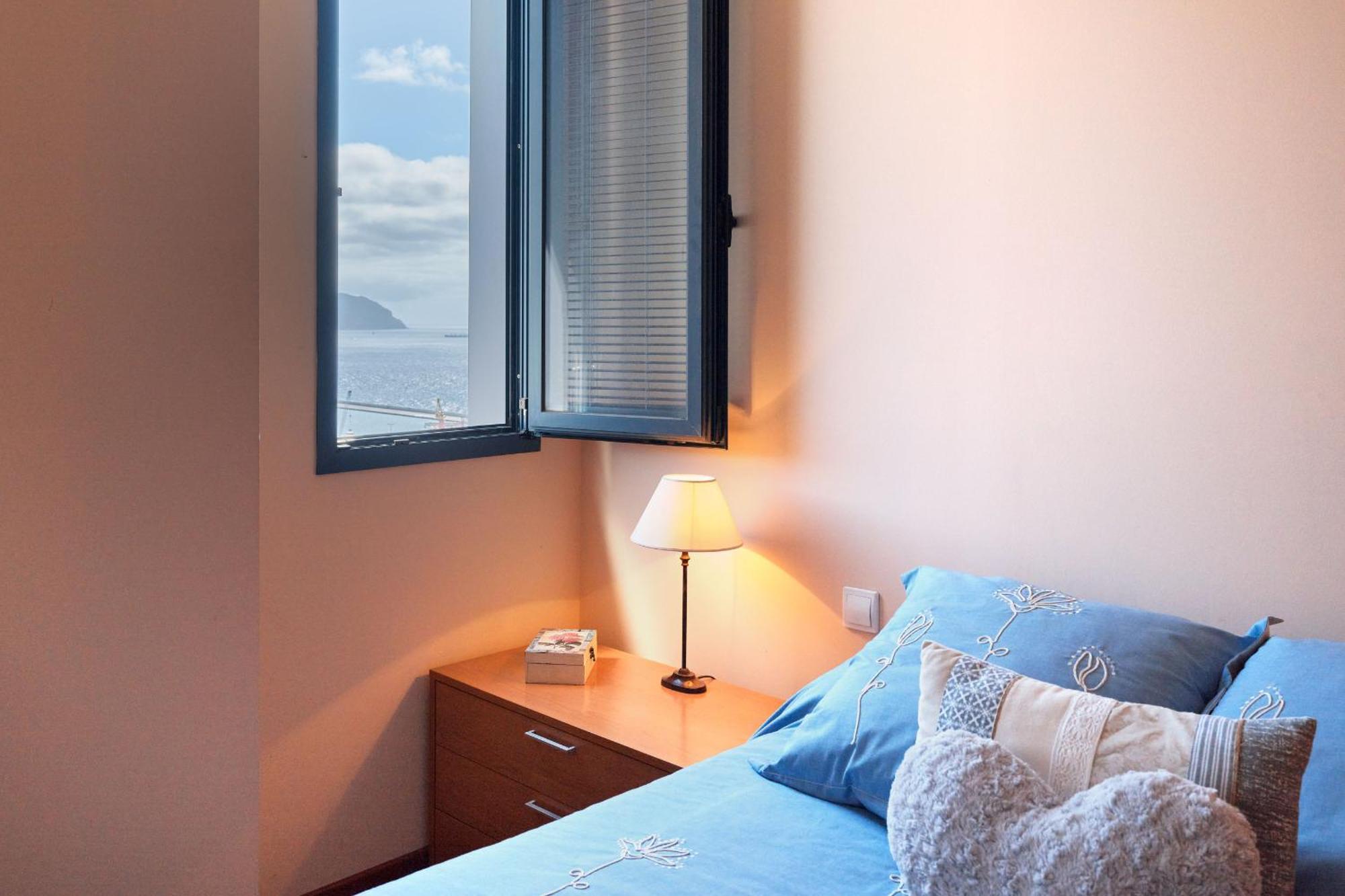 Eden Rentals Altavista Suites Apto Torre 1 サンタクルスデテネリフェ エクステリア 写真